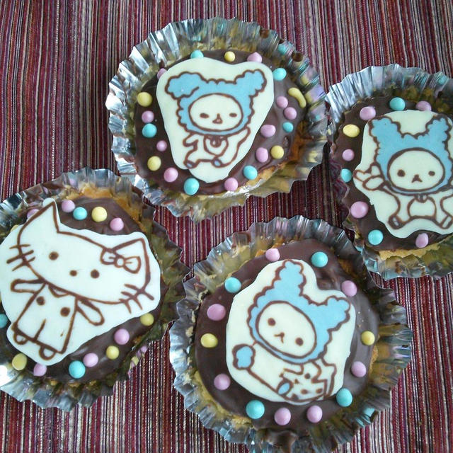 思わず笑顔のハッピー友チョコ♪