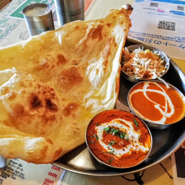 バターチキンカレー、小籠包など、、美味しいものいっぱい！