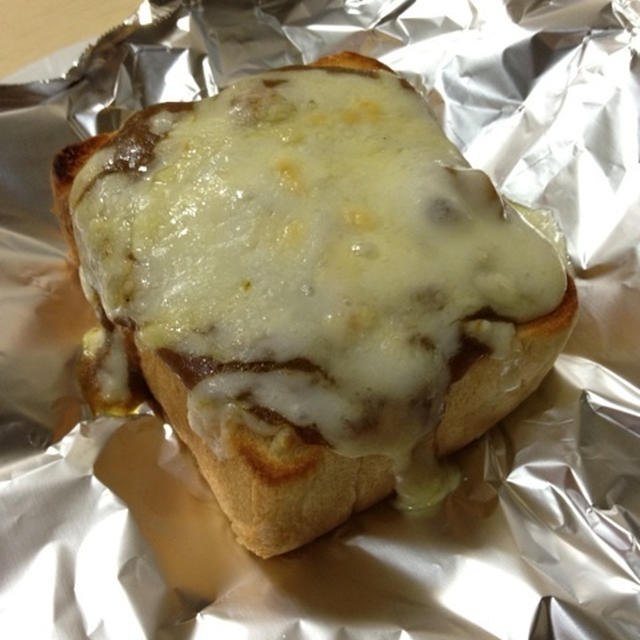 チーズカレーパン