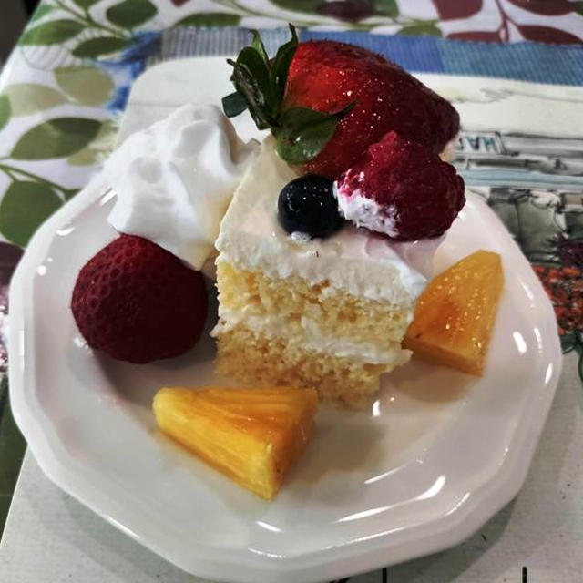 ゴルフの１９番ホールは 韓国レストランで ～ 夕飯はデザートで