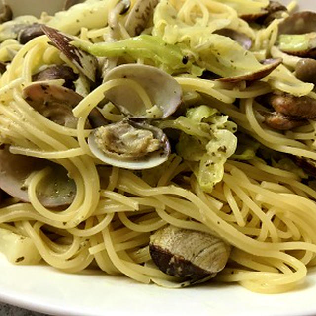 アサリとバジルソースのパスタ＆心のこもったティッシュカバーケース♪