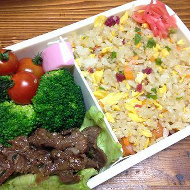 梅干し炒飯弁当