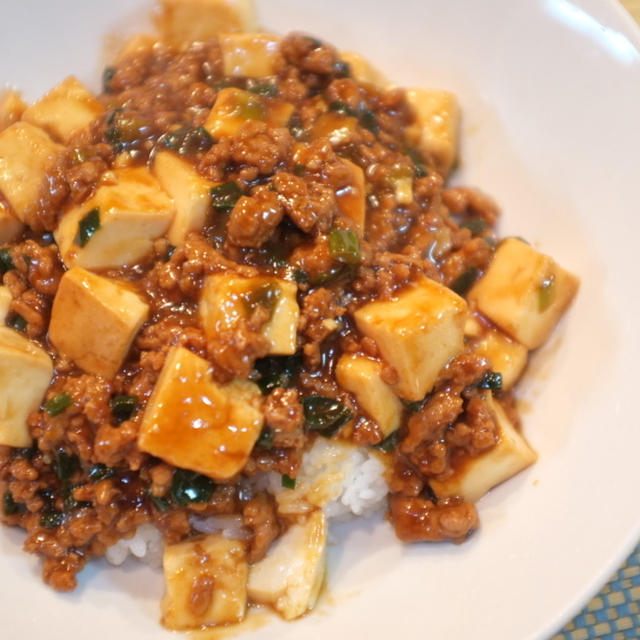 夕食☆息子ちゃんの☆麻婆丼（マーボー丼）きのこと玉子の中華スープ♪
