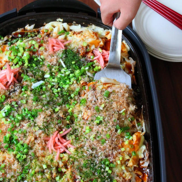 【子どもに大人気】ばーばのBIGお好み焼き｜野菜炒めで豪快に仕上げるごちそうレシピ