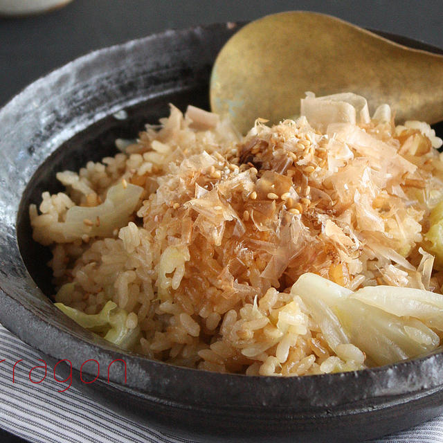 具はキャベツのみ！包丁＆だしいらずで簡単♪「キャベツのオイスター炊き込みご飯」