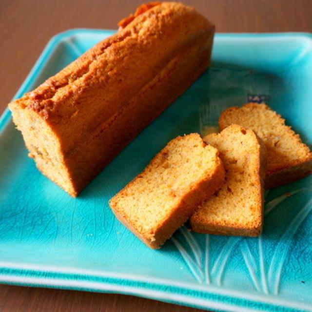 千代田のスリムパウンドで、カラメルバナナケーキ