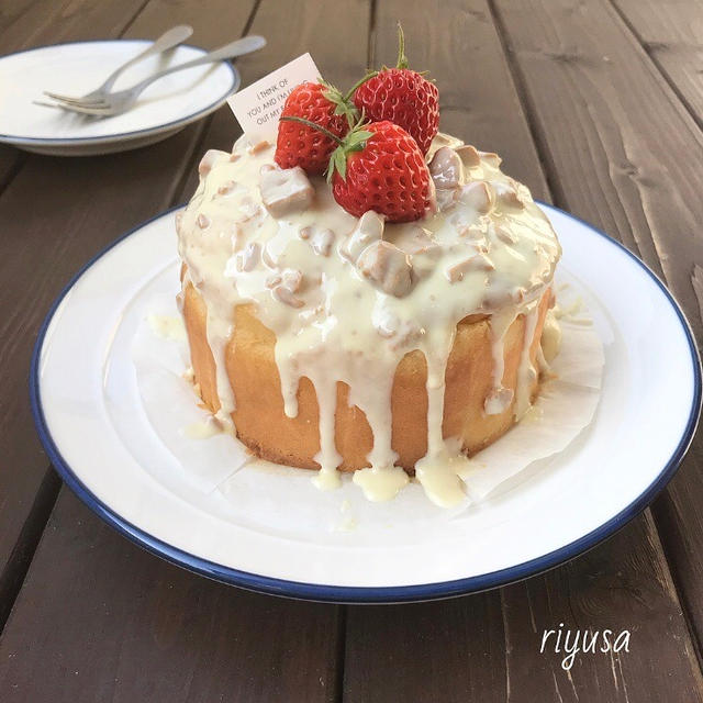 【卵やバターは不要】ホワイトキャラメルの苺ケーキ