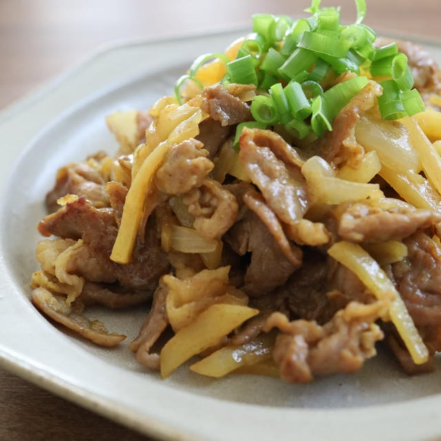 食費を抑えるおかず作り【定番食材大集合！「豚こま肉とじゃがいものカレー炒め」】