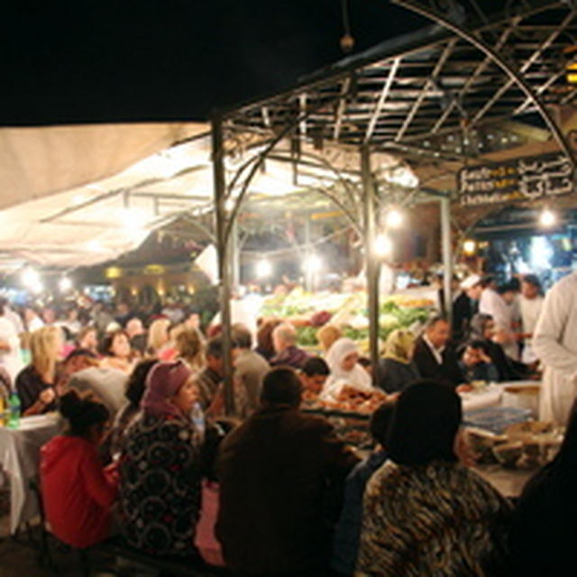 モロッコ、ひとかじり　③ジャマ・エル・フナ広場の夜