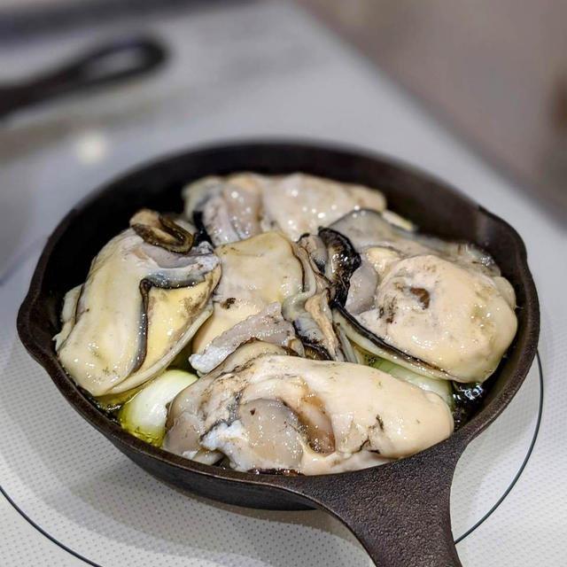 【岩牡蠣のアヒージョ】昨日は岩牡蠣をおなかいっぱい食べる料理教室。
