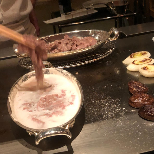 シャンパンでしゃぶしゃぶ！六本木 鉄板焼「けやき坂」〜人気急上昇！