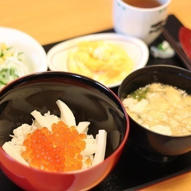 1月11日（月・祝）　いくら丼　de　朝ごはん