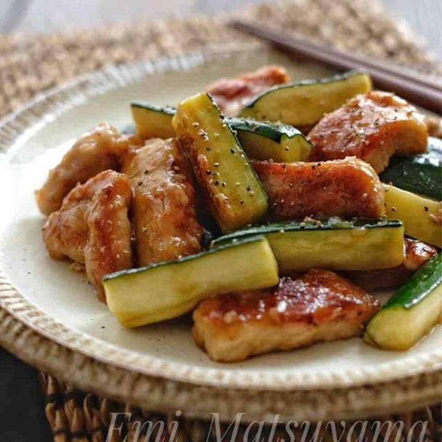 ＊豚肉とズッキーニのオイスター炒め＊﻿