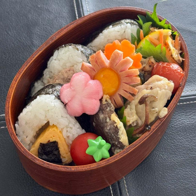 おにぎりIN卵焼きおにぎり弁当