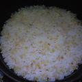 湯立てで白米（８０３）。。。石川県産加賀米コシヒカリ白米（こっちは新米）（あいざわ米店）と宮城県産特別栽培米「花きらり」玄米（昨年の）（あいざわ米店）
