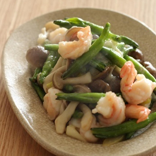金針菜とエビの炒め物と