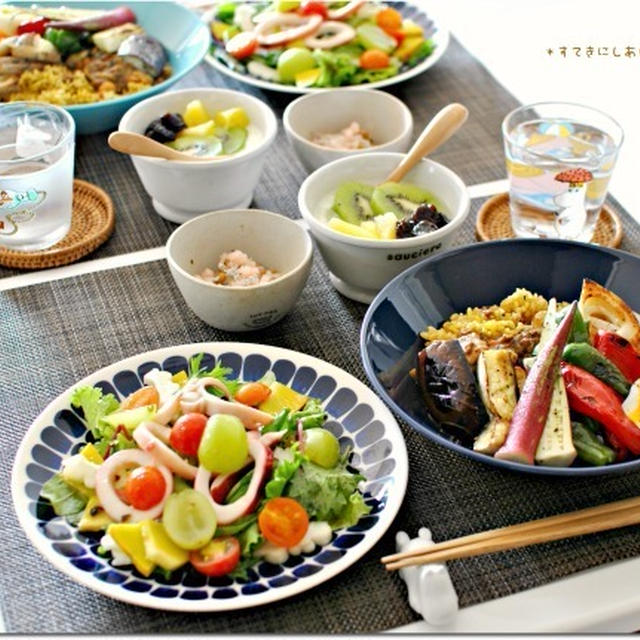 6種の彩り野菜と共に楽しむ8品目カレー　12日の朝ごはん