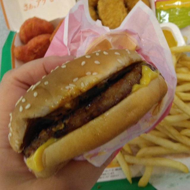 今日はハンバーガーの日