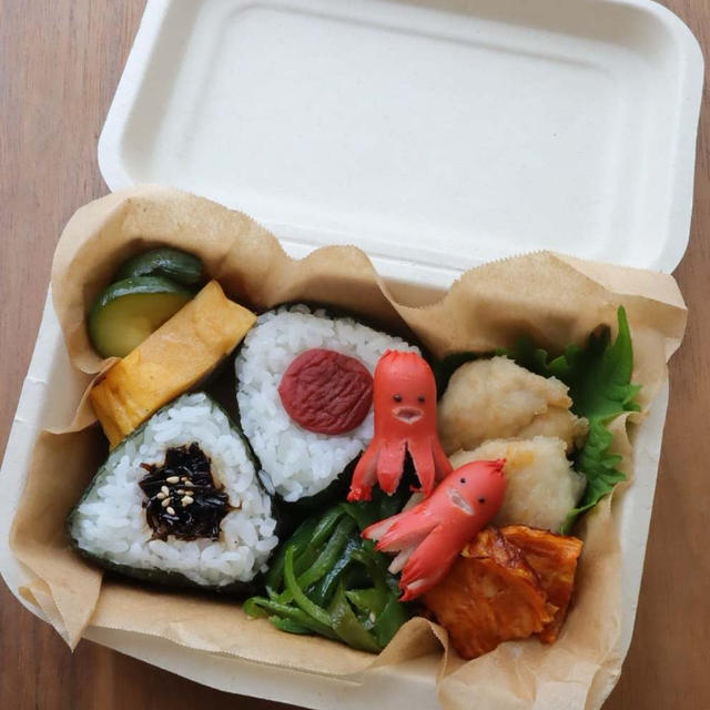 遅い日にぴったり【おにぎり弁当】はセリアの使い捨て容器が便利でかわいい