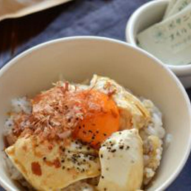 月見豆腐おかか丼。［豆腐・ごはん］★★★　火を使わない・冷やごはんに