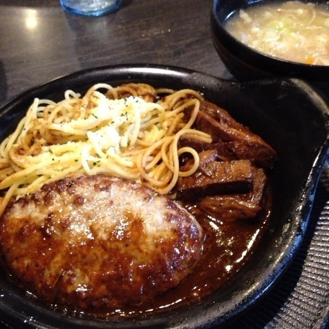 ビーフシチューハンバーグ