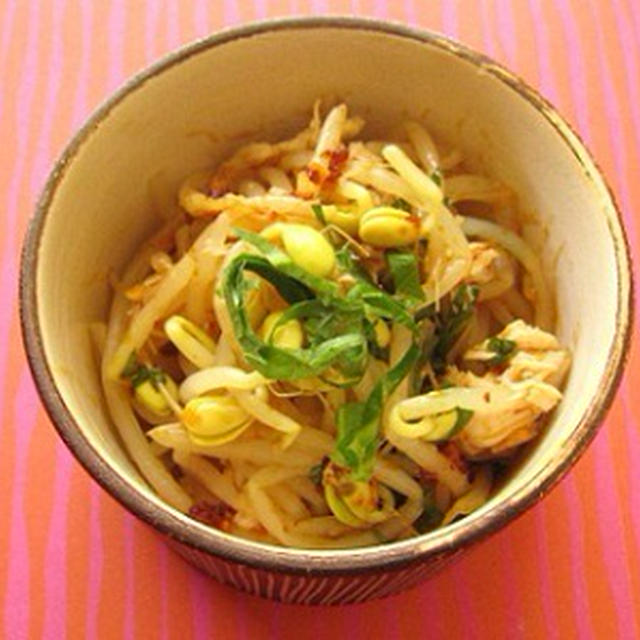 大豆もやしのラー油あえ