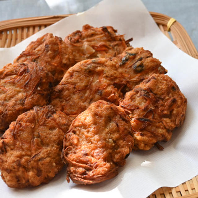 アジのさつま揚げ。そのまましょうが醤油で、煮物やおでんにもぴったり、自家製練りもの。