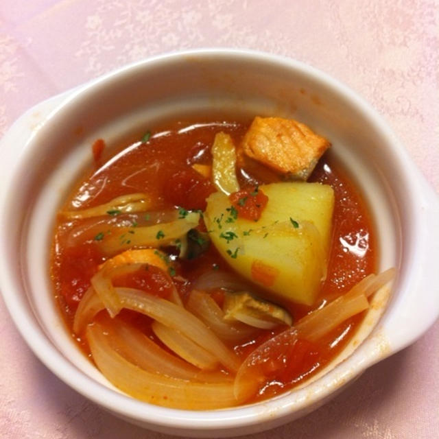 サーモントマトスープ