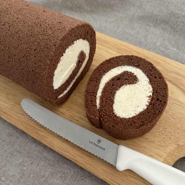 みんな大好きロールケーキ♥たっぷり生クリームのふわふわロールケーキ作りました！
