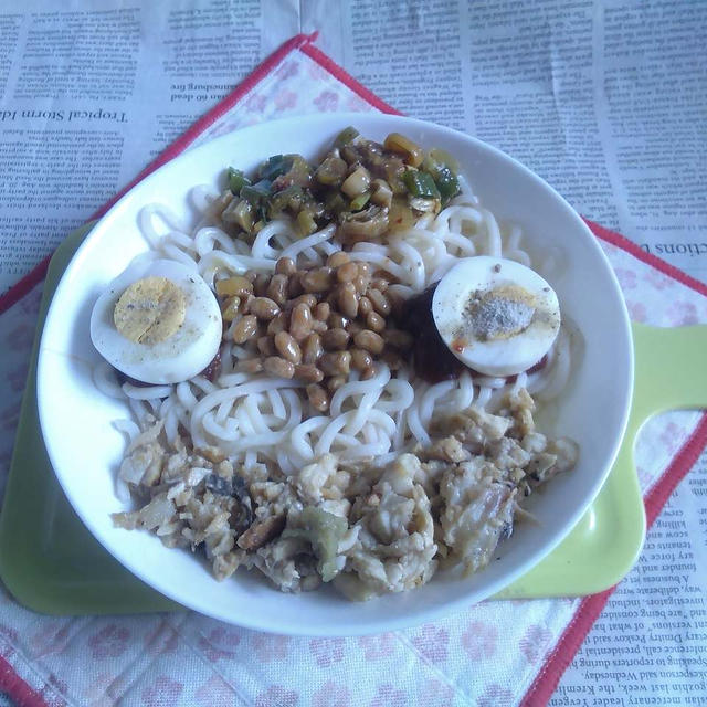 醤油うどん風冷やしうどん131納豆鯛のほぐし身