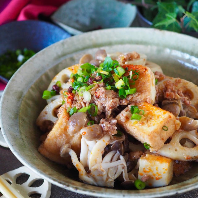 【ご飯がススム】厚揚げとシャキシャキれんこんのピリ辛肉味噌炒め