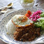 カレールーで簡単・時短♪ 夏野菜たっぷりドライカレーの作り方