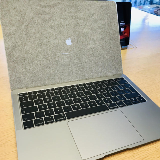 お久し振りです！ パソコン故障。そしてドイツでMacBook Airを購入したよ！