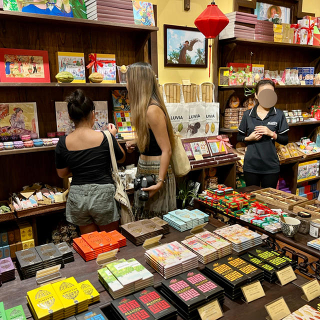 【ベトナム旅行記（ホイアン編）】旧市街で人気チョコレート店とカフェめぐり、夜のランタン祭りが意外だった話