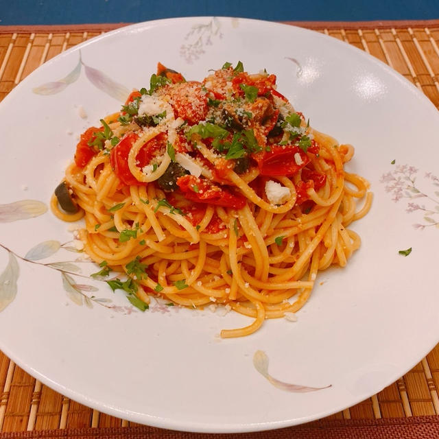 Puttanesca 娼婦のパスタをナポリから