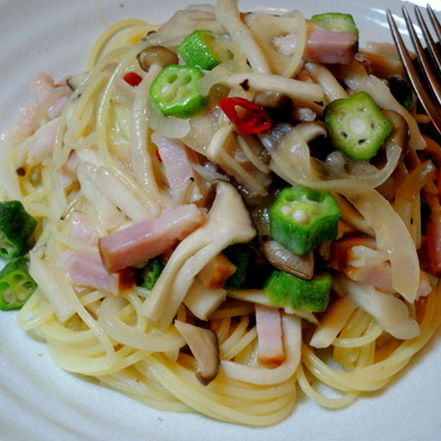 1年中出回っているキノコですが…キノコのパスタで秋気分～☆