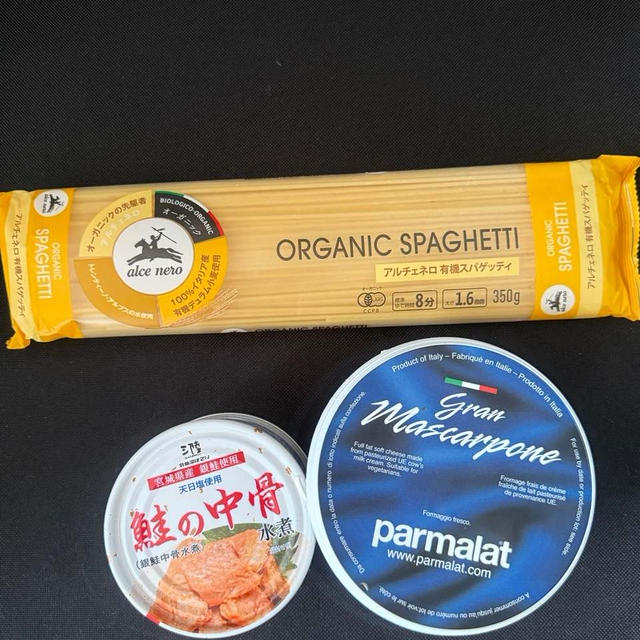 鮭缶とマスカルポーネとブロッコリーのパスタ アルチェネロの有機パスタとオリーブオイルを使って