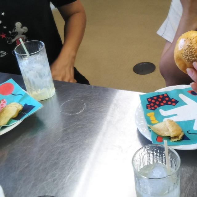 ハンバーガーで夏を迎え撃つ？