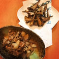 れんこんと里芋とごぼう根菜類と鶏肉の炒め煮とはたはたの唐揚げ