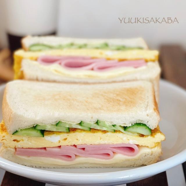 甘い卵焼きとハムの組み合わせがおいしい！夏休みの朝食に、まんぷくサンドイッチレシピ！