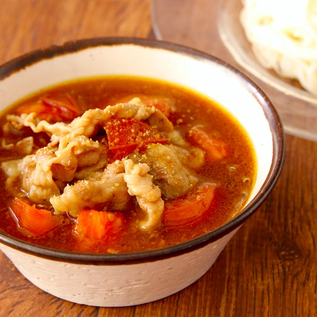 【調理時間7分】トマトの酸味でさっぱり　肉トマトカレーだれつけそうめん