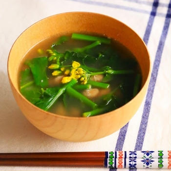 菜の花うかぶ～春の納豆味噌汁 (レシピ)