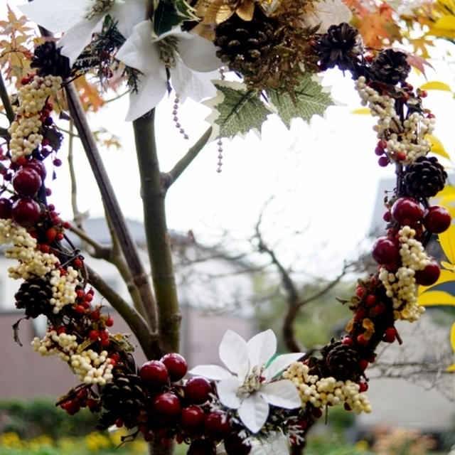 ■手芸【クリスマスリースを作りました。】本体はツルウメモドキです♪