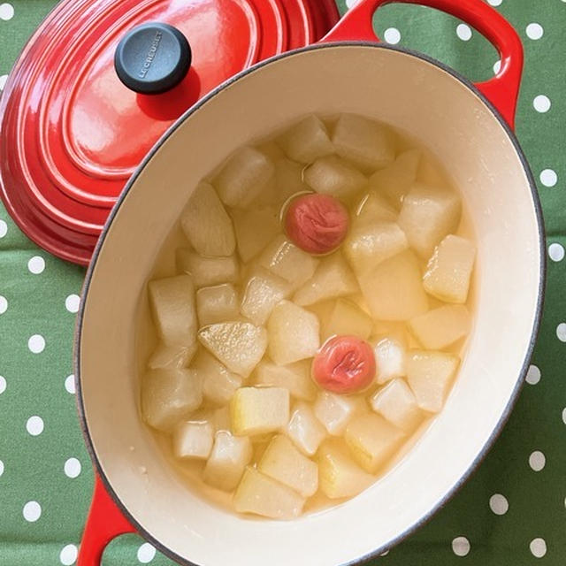 夏のいつもの常備菜「冬瓜の梅干し煮」。