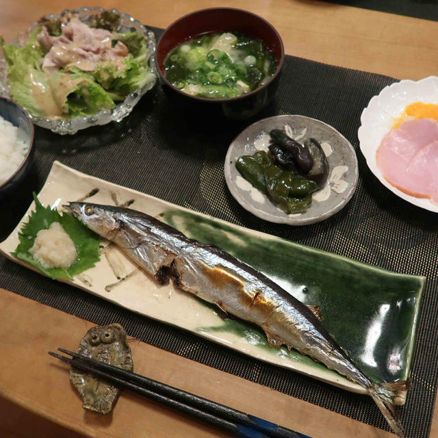 秋刀魚＆豚しゃぶサラダの晩ご飯　と　百日紅の花♪