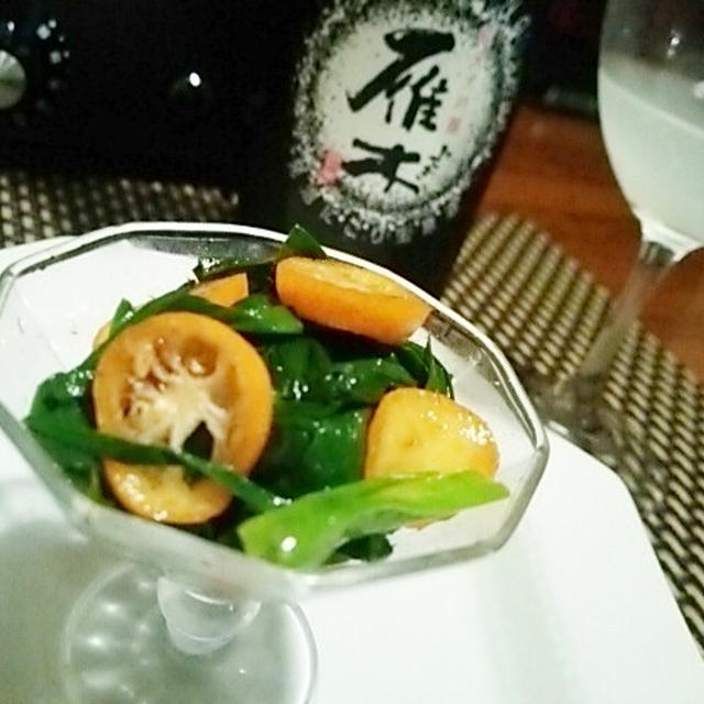 葉にんにくと金柑の酢の物、高菜じゃこ炒め、蒸し帆立、鯖じゃがスモークと日本酒のマリアージュ