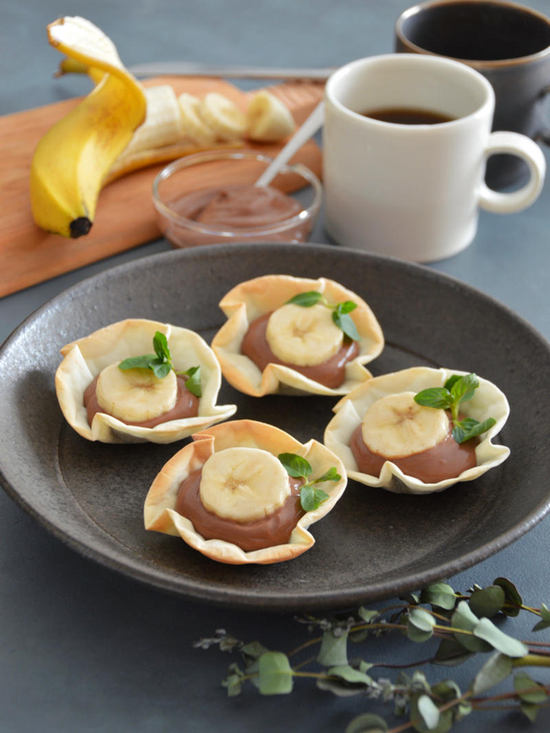 餃子の皮で！バナナチョコのミニパイ。【農家のレシピ帳】