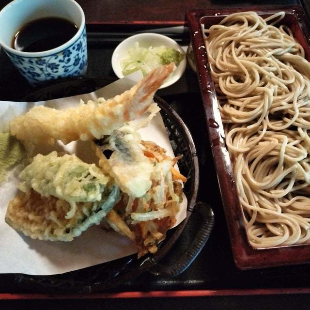 日帰り温泉入って、館内のお食事処でお蕎麦昼呑み