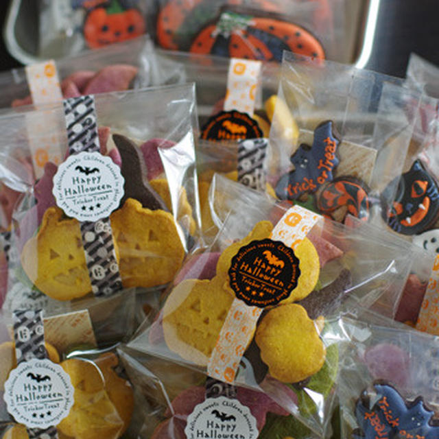ハロウィーンクッキーのラッピング。