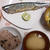 秋刀魚の塩焼きと人参とツナの和風炒め